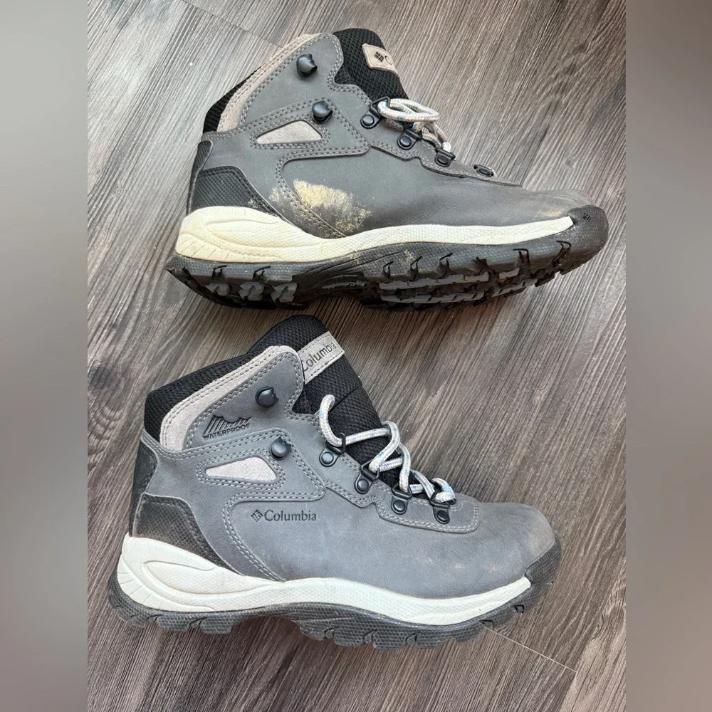 Columbia Gray Hiking Boots 6.5 women